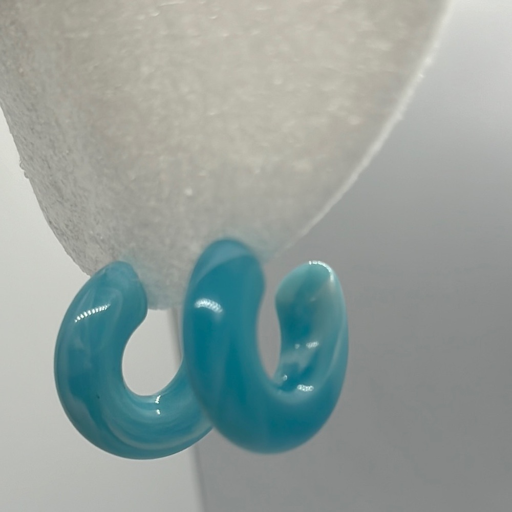 Chic Sky Blue Resin Hoop Earrings - Brand New 1.1" Chunky Statement Earrings - Picture 11 of 16